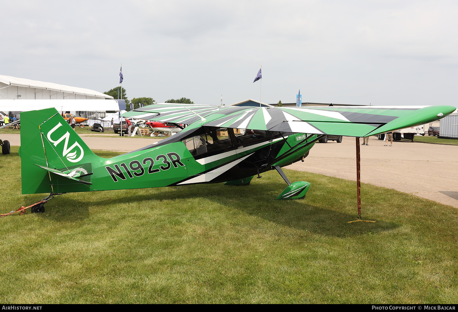 Aircraft Photo of N1923R | American Champion 8KCAB Decathlon | UND Aerospace - University of North Dakota | AirHistory.net #770815