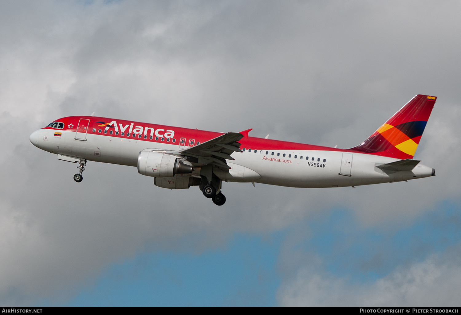 Aircraft Photo of N398AV | Airbus A320-214 | Avianca | AirHistory.net #771019