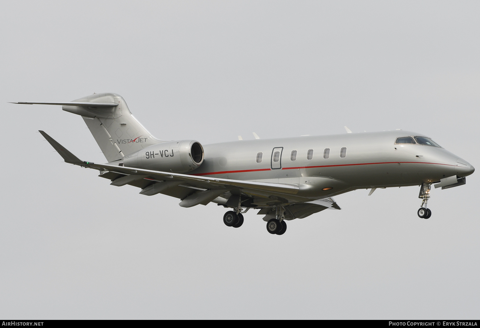 Aircraft Photo of 9H-VCJ | Bombardier Challenger 350 (BD-100-1A10) | VistaJet | AirHistory.net #771092