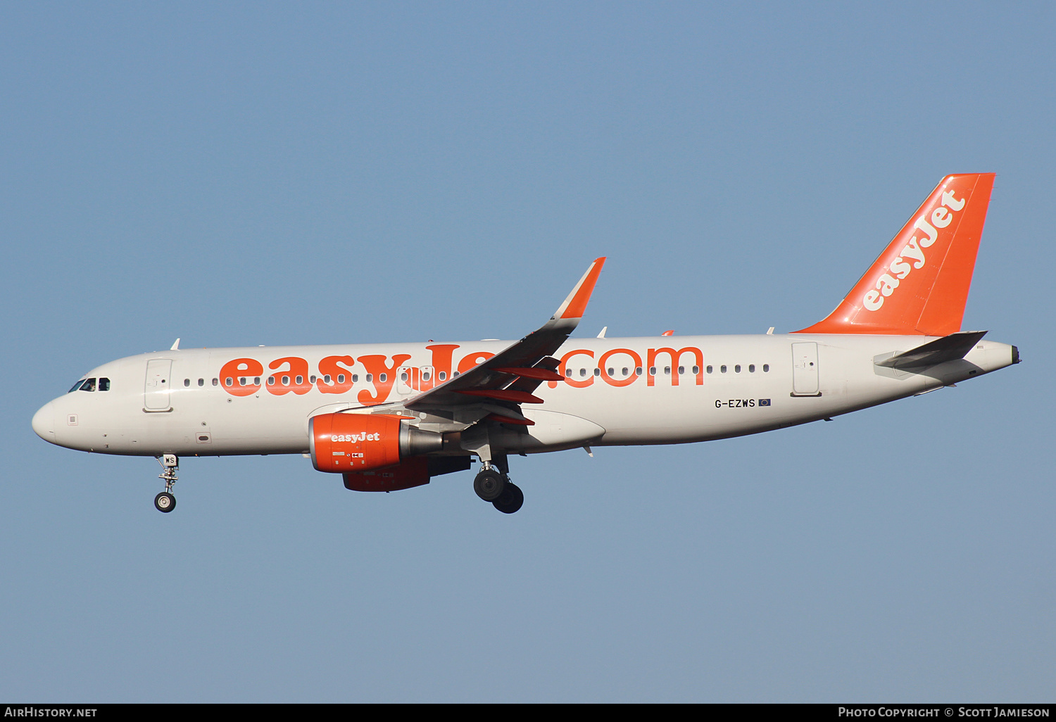 Aircraft Photo of G-EZWS | Airbus A320-214 | EasyJet | AirHistory.net #771101