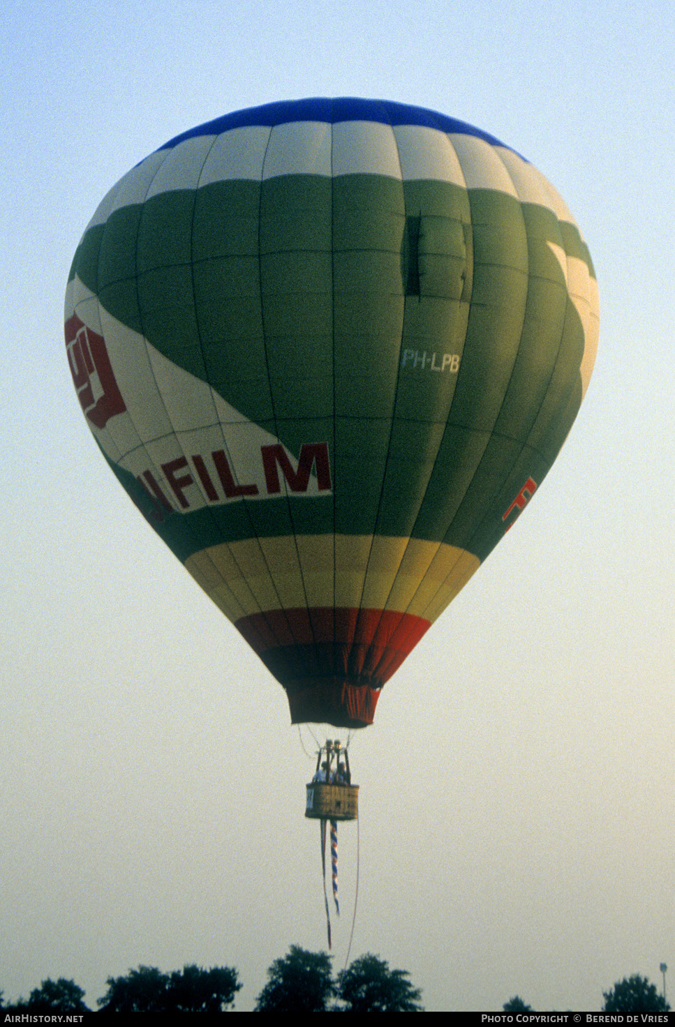 Aircraft Photo of PH-LPB | Colt 105A | Fuji Film | AirHistory.net #771109