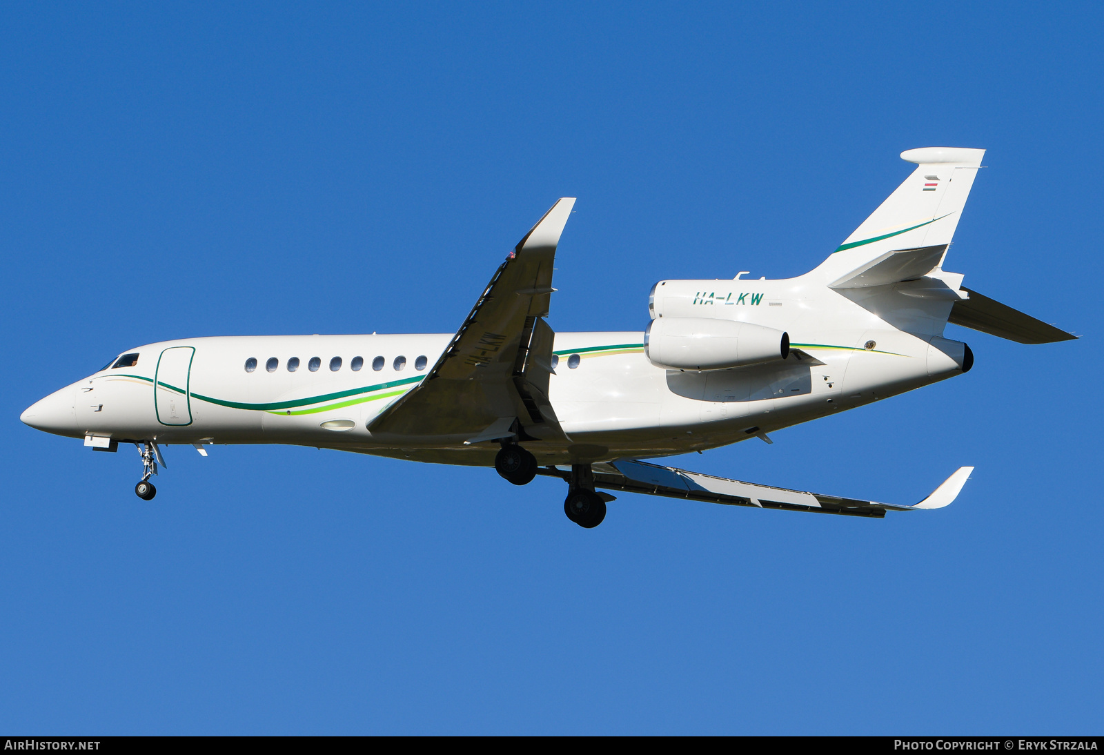 Aircraft Photo of HA-LKW | Dassault Falcon 8X | AirHistory.net #771295