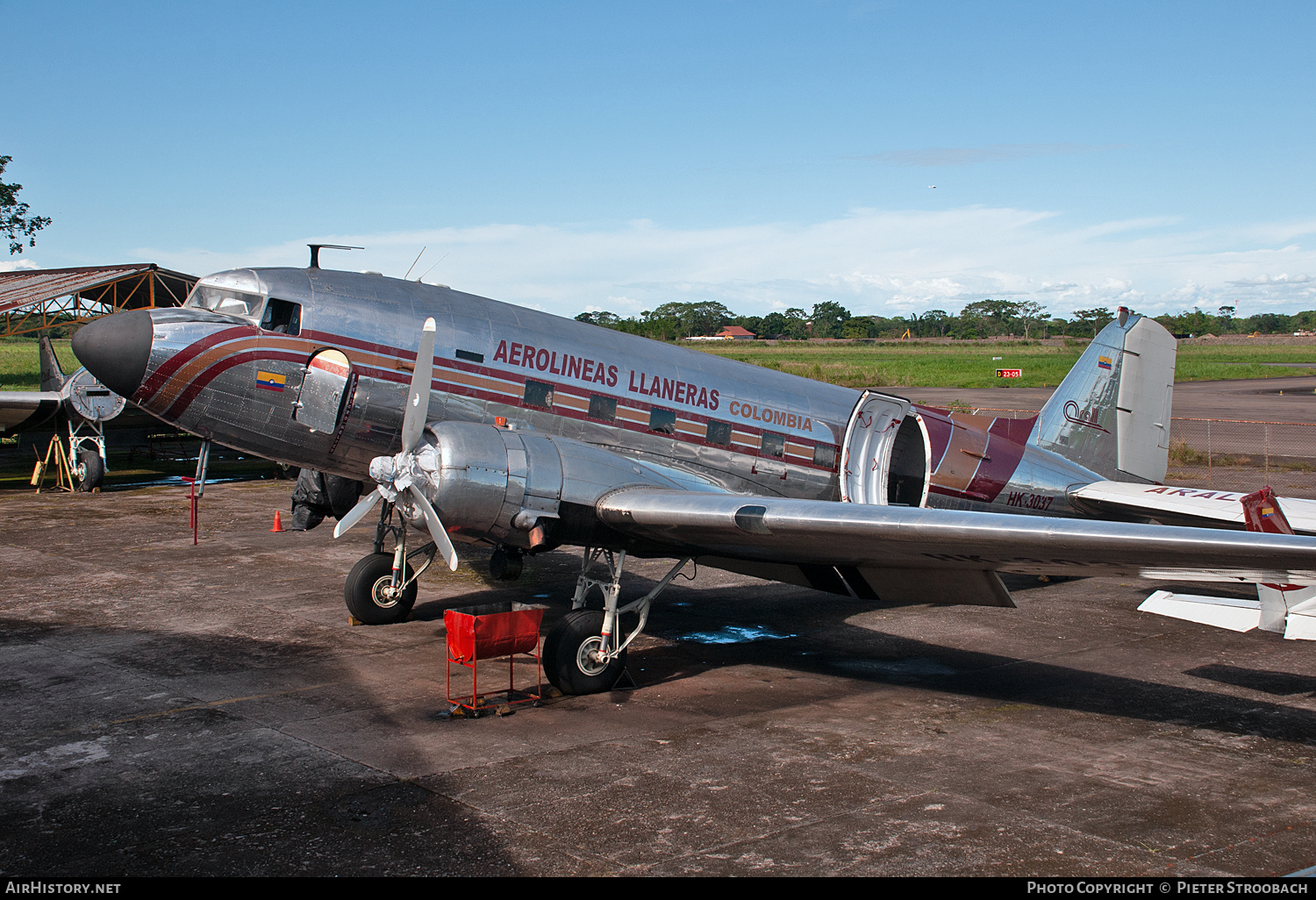 Aircraft Photo of HK-3037 | Douglas C-47A Skytrain | Aerolíneas Llaneras - ARALL | AirHistory.net #771383
