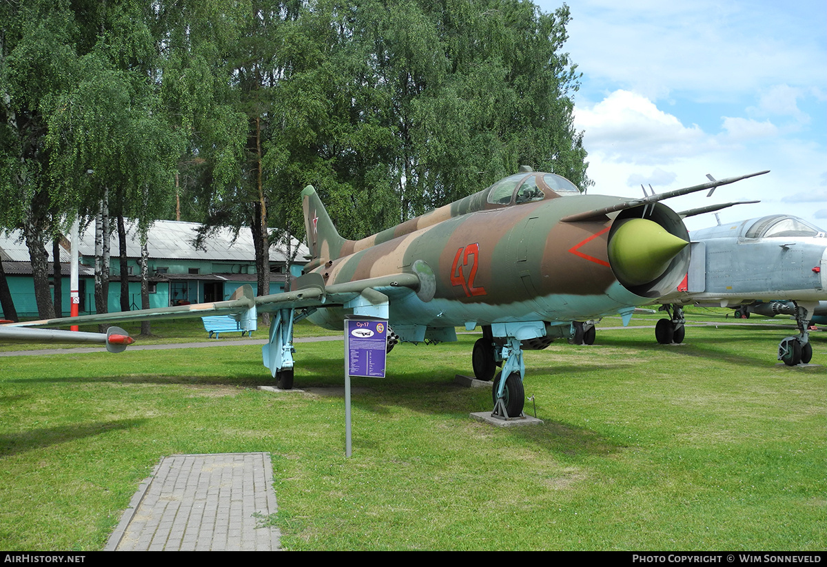 Aircraft Photo of 42 red | Sukhoi Su-17M | Belarus - Air Force | AirHistory.net #771434