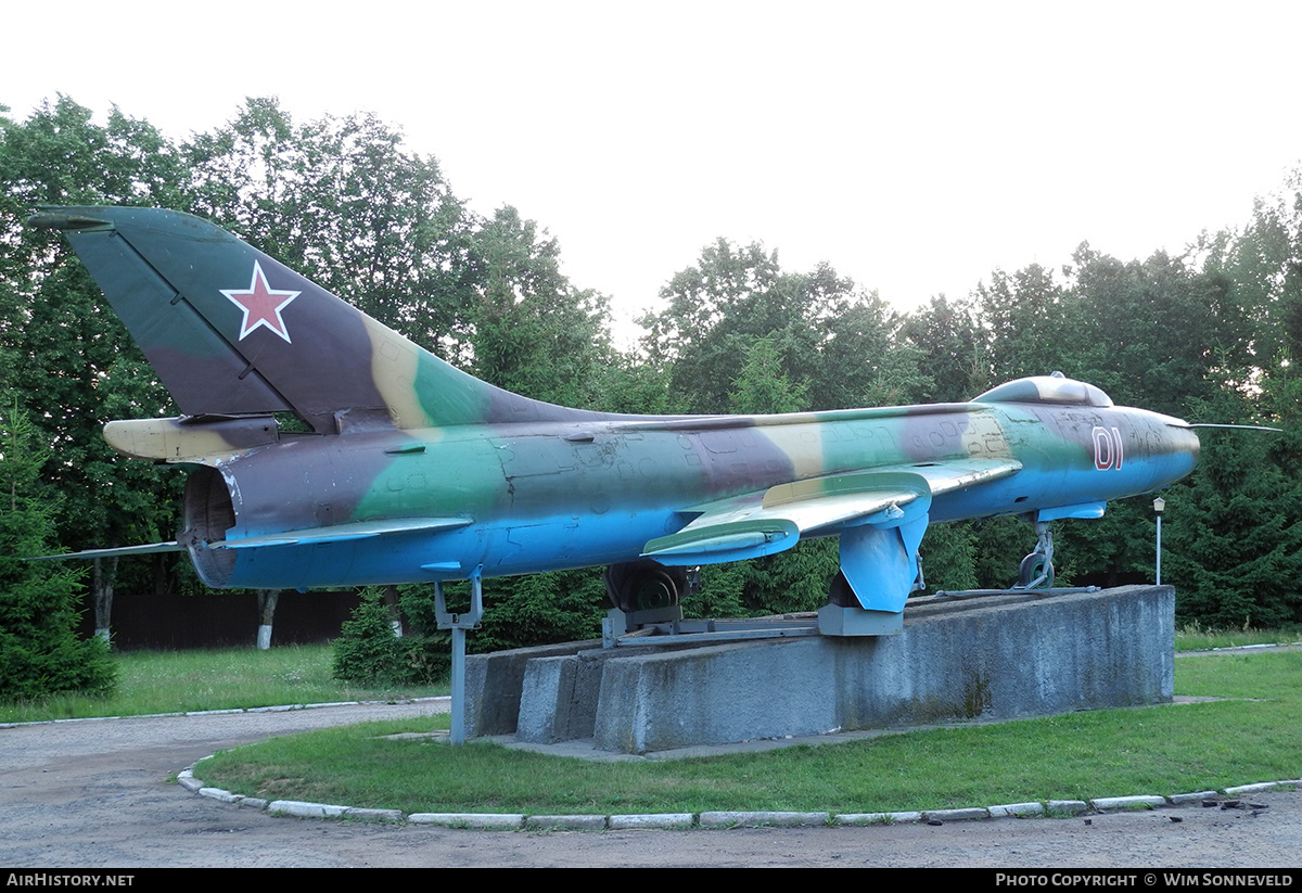 Aircraft Photo of 01 red | Sukhoi Su-7BKL | Soviet Union - Air Force | AirHistory.net #771557