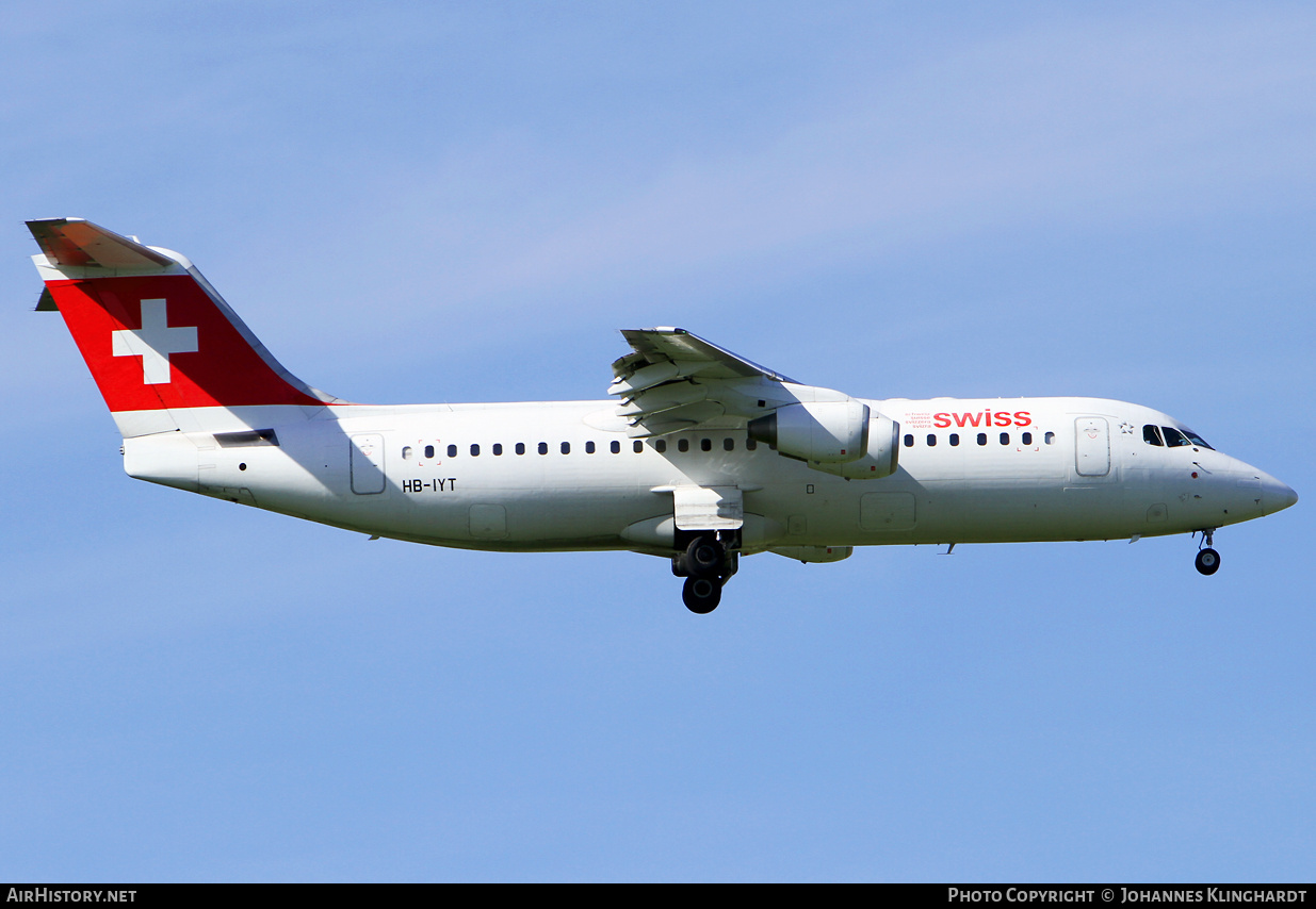 Aircraft Photo of HB-IYT | BAE Systems Avro 146-RJ100 | Swiss International Air Lines | AirHistory.net #771833