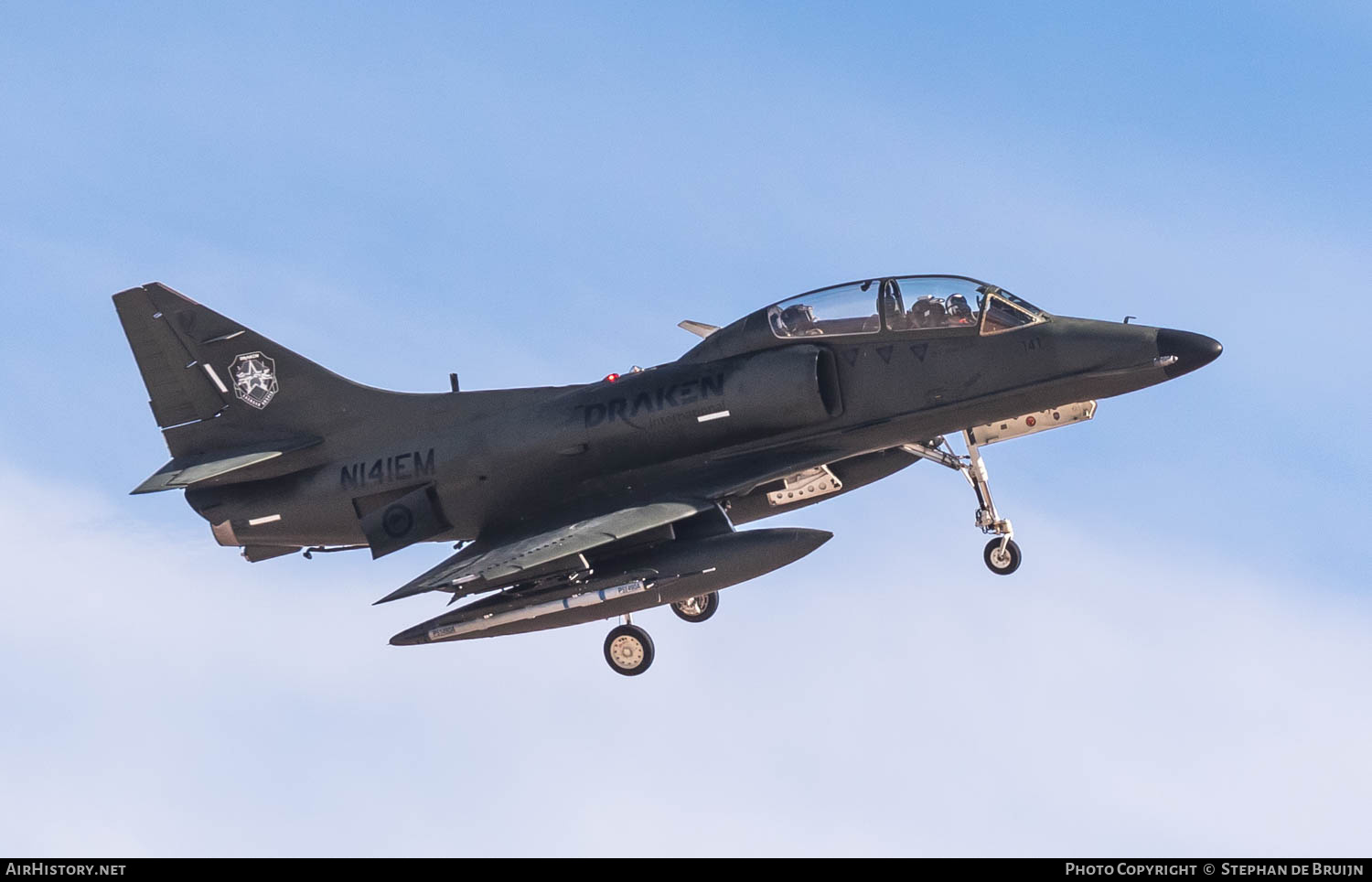 Aircraft Photo of N141EM | Douglas TA-4K Skyhawk | Draken International | AirHistory.net #771976