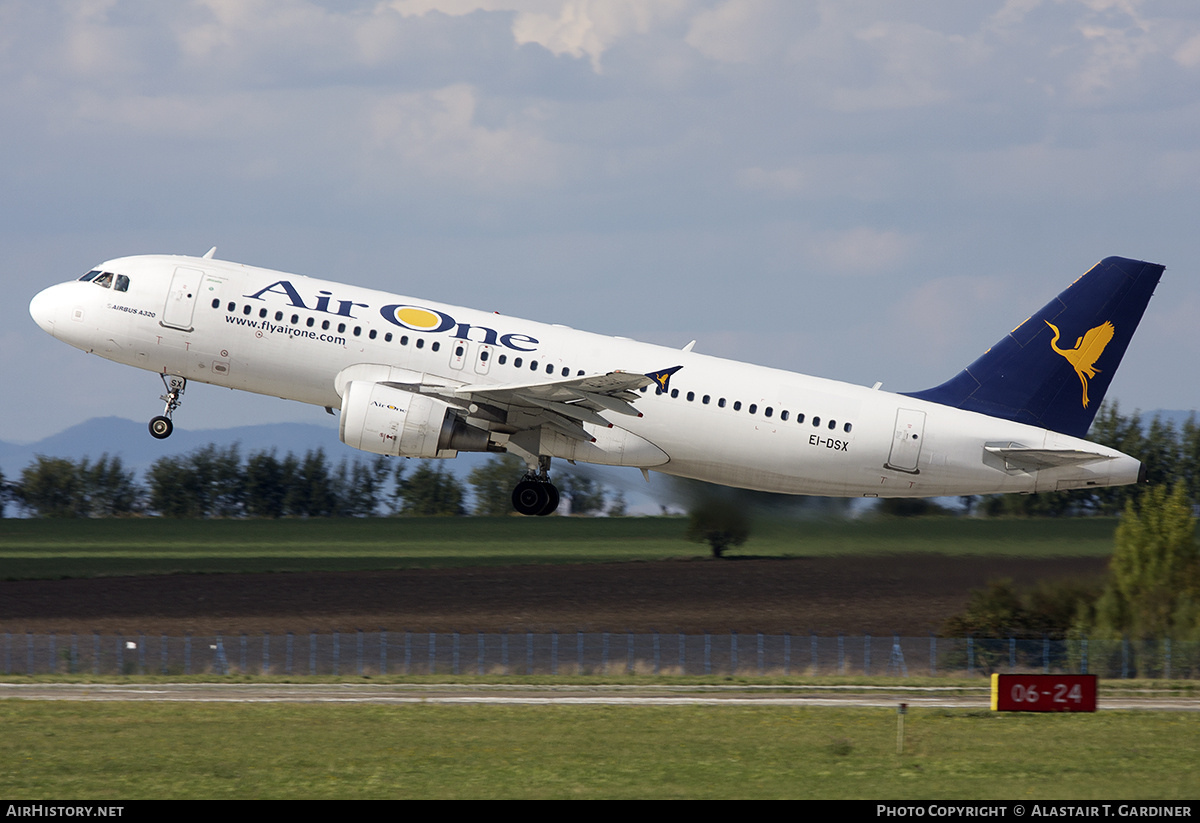 Aircraft Photo of EI-DSX | Airbus A320-216 | Air One | AirHistory.net #772261
