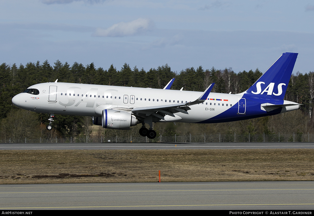 Aircraft Photo of EI-SIN | Airbus A320-251N | Scandinavian Airlines - SAS | AirHistory.net #772519