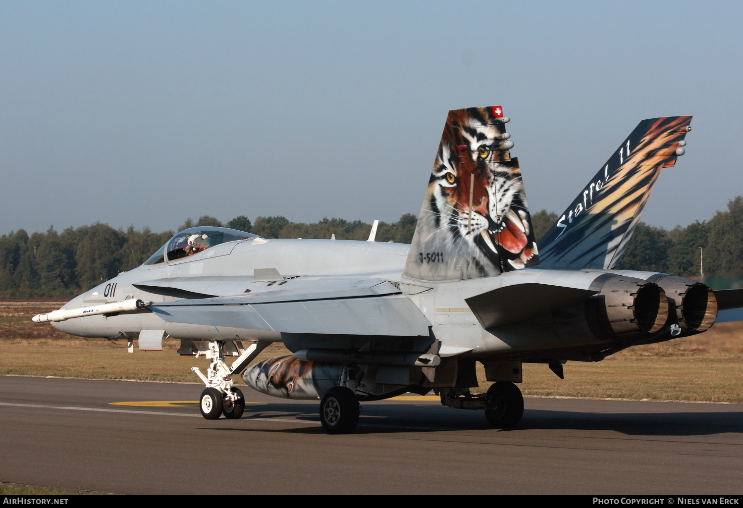 Aircraft Photo of J-5011 | McDonnell Douglas F/A-18C Hornet | Switzerland - Air Force | AirHistory.net #772629