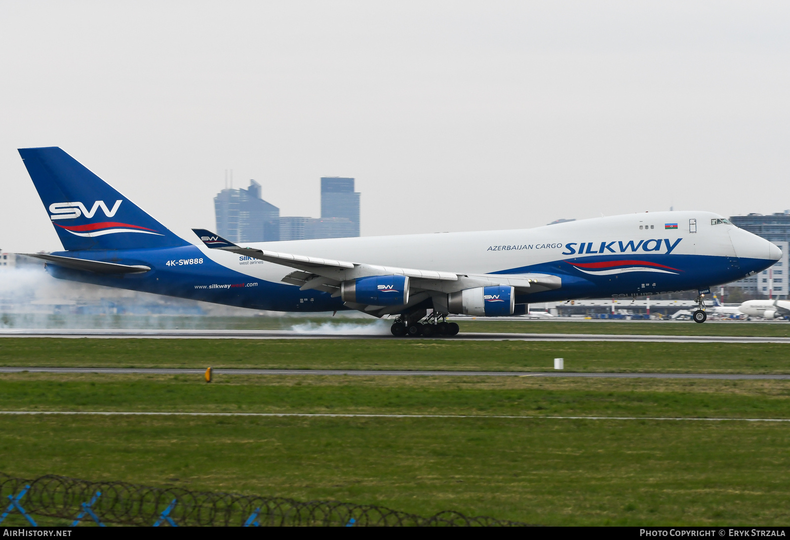 Aircraft Photo of 4K-SW888 | Boeing 747-4R7F/SCD | SilkWay Azerbaijan Cargo | AirHistory.net #772695