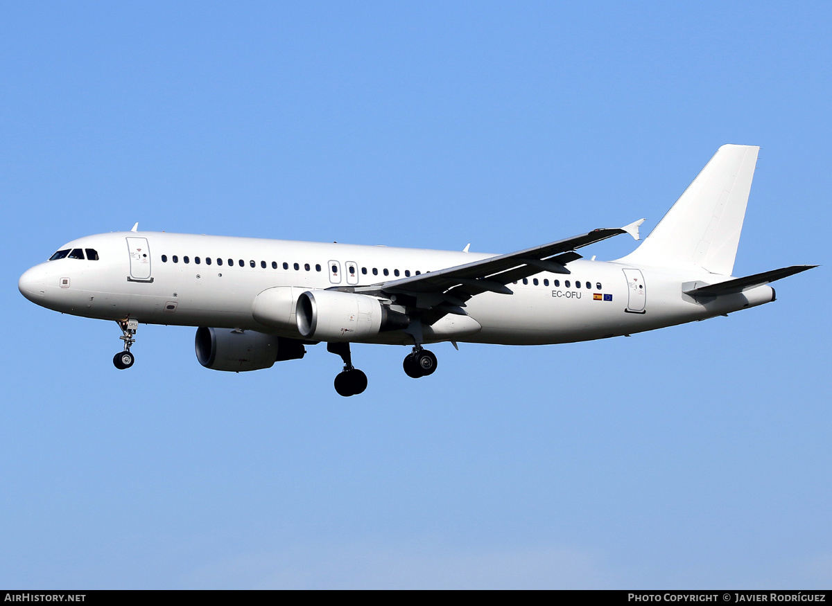 Aircraft Photo of EC-OFU | Airbus A320-214 | AirHistory.net #772790