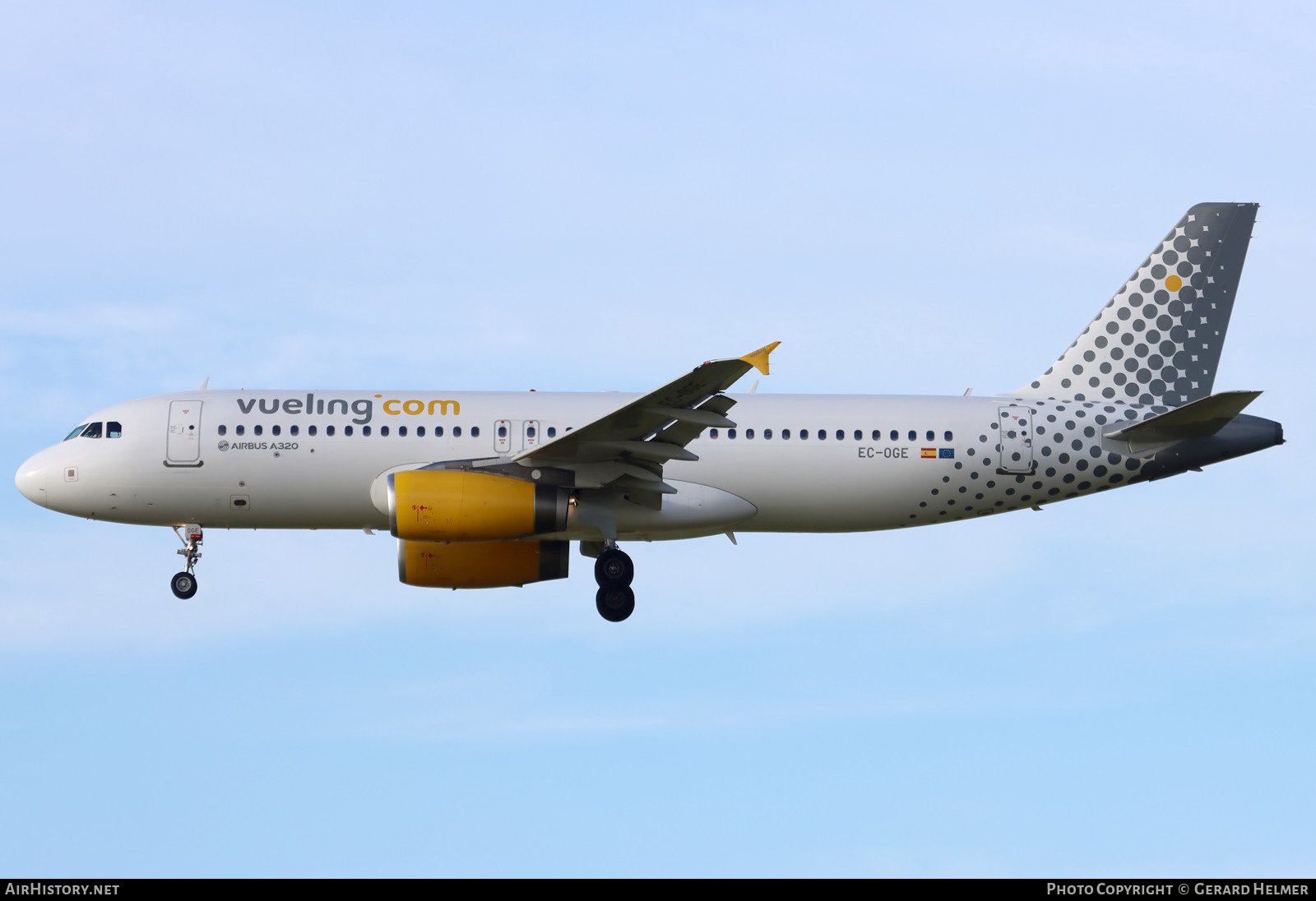 Aircraft Photo of EC-OGE | Airbus A320-232 | Vueling Airlines | AirHistory.net #772817