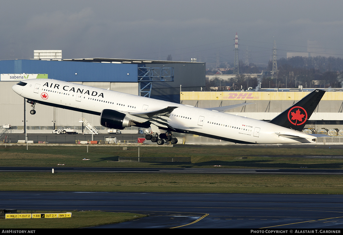 Aircraft Photo of C-FIUW | Boeing 777-333/ER | Air Canada | AirHistory.net #772956