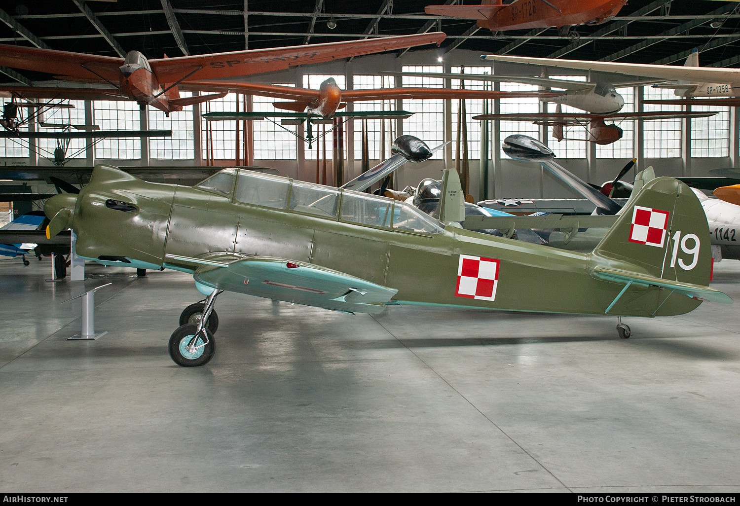 Aircraft Photo of 19 | Yakovlev Yak-18 | Poland - Air Force | AirHistory.net #772957
