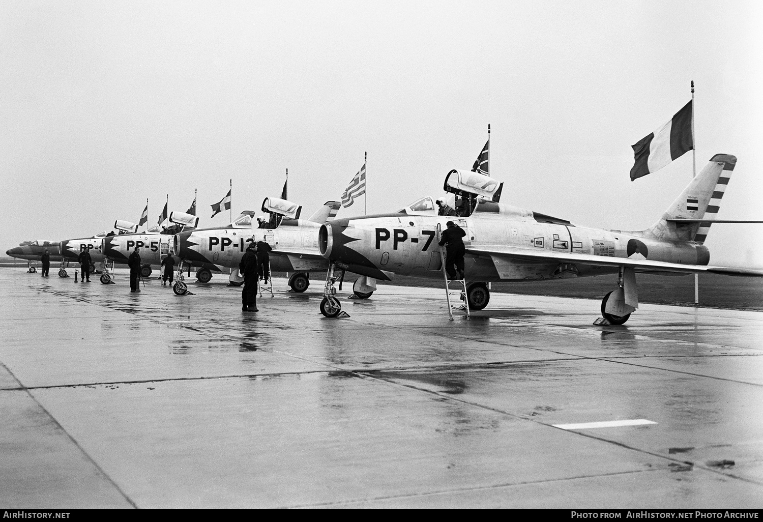 Aircraft Photo of P-112 / 52-7147 | Republic F-84F Thunderstreak | Netherlands - Air Force | AirHistory.net #772988