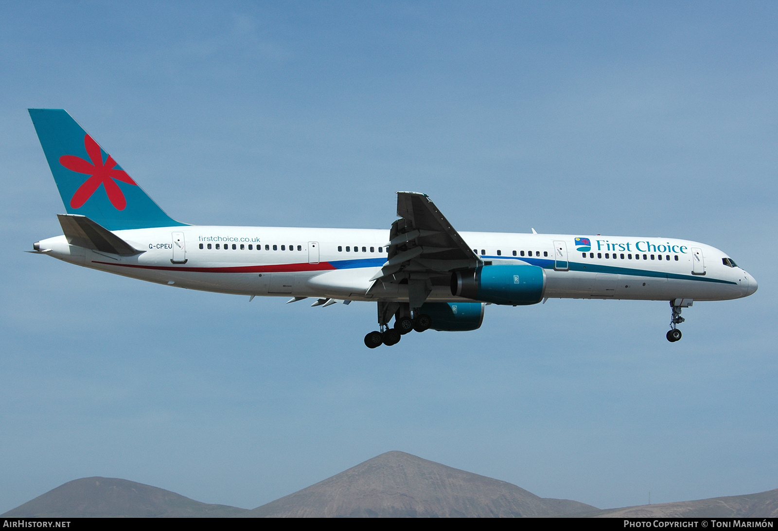 Aircraft Photo of G-CPEU | Boeing 757-236 | First Choice Airways | AirHistory.net #773311
