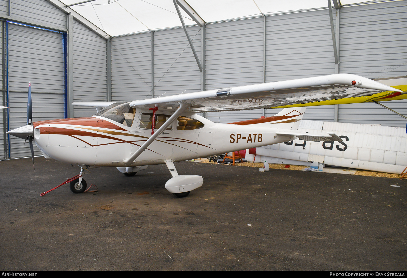 Aircraft Photo of SP-ATB | Cessna 182S Skylane | AirHistory.net #773349