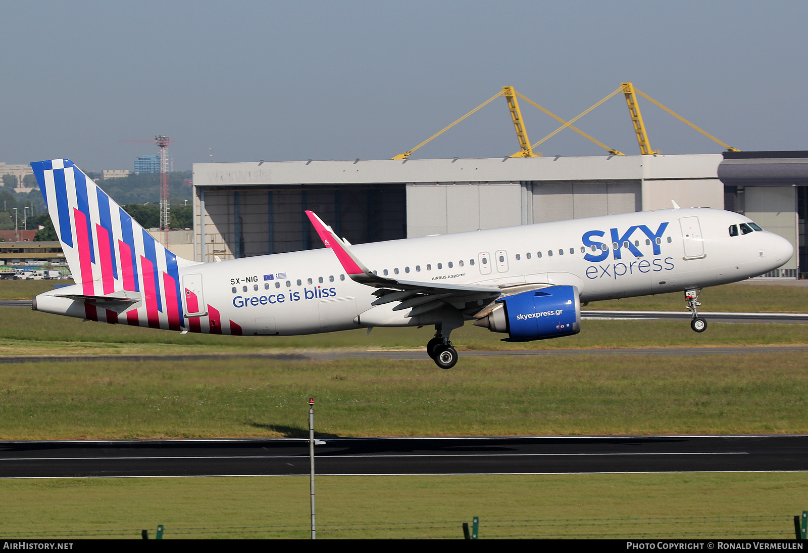 Aircraft Photo of SX-NIG | Airbus A320-251N | Sky Express | AirHistory.net #773426