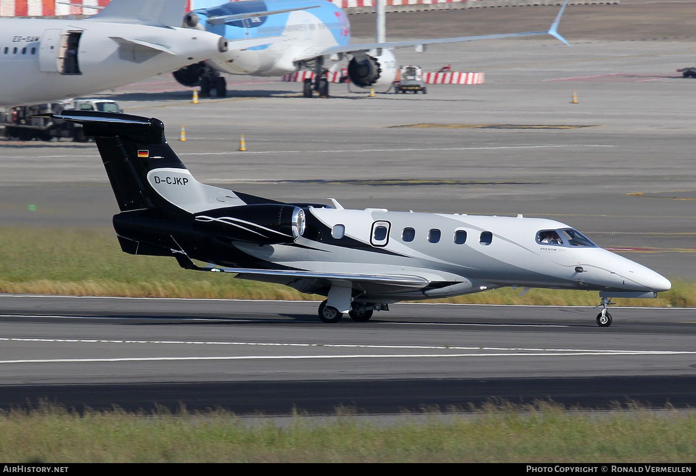Aircraft Photo of D-CJKP | Embraer EMB-505 Phenom 300E | AirHistory.net #773433