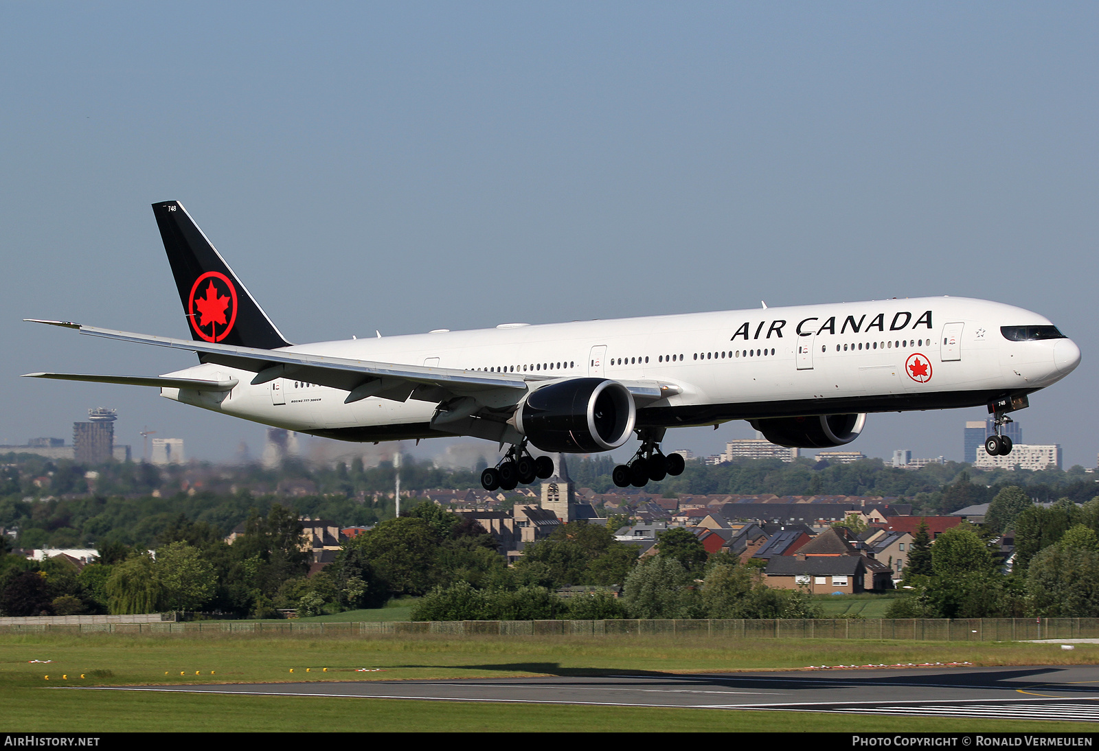Aircraft Photo of C-FJZS | Boeing 777-333/ER | Air Canada | AirHistory.net #773435