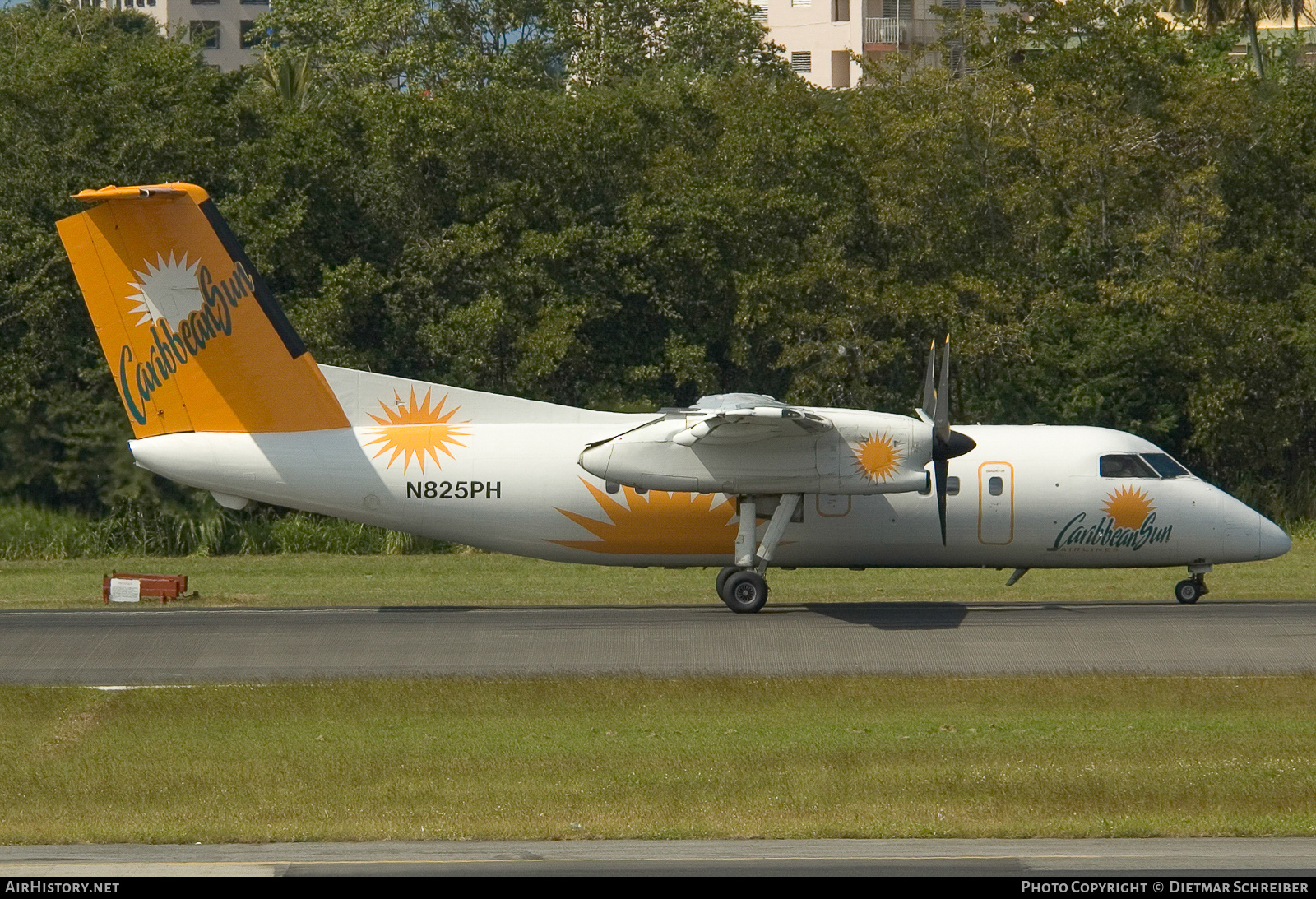 Aircraft Photo of N825PH | De Havilland Canada DHC-8-102 Dash 8 | Caribbean Sun Airlines | AirHistory.net #773516