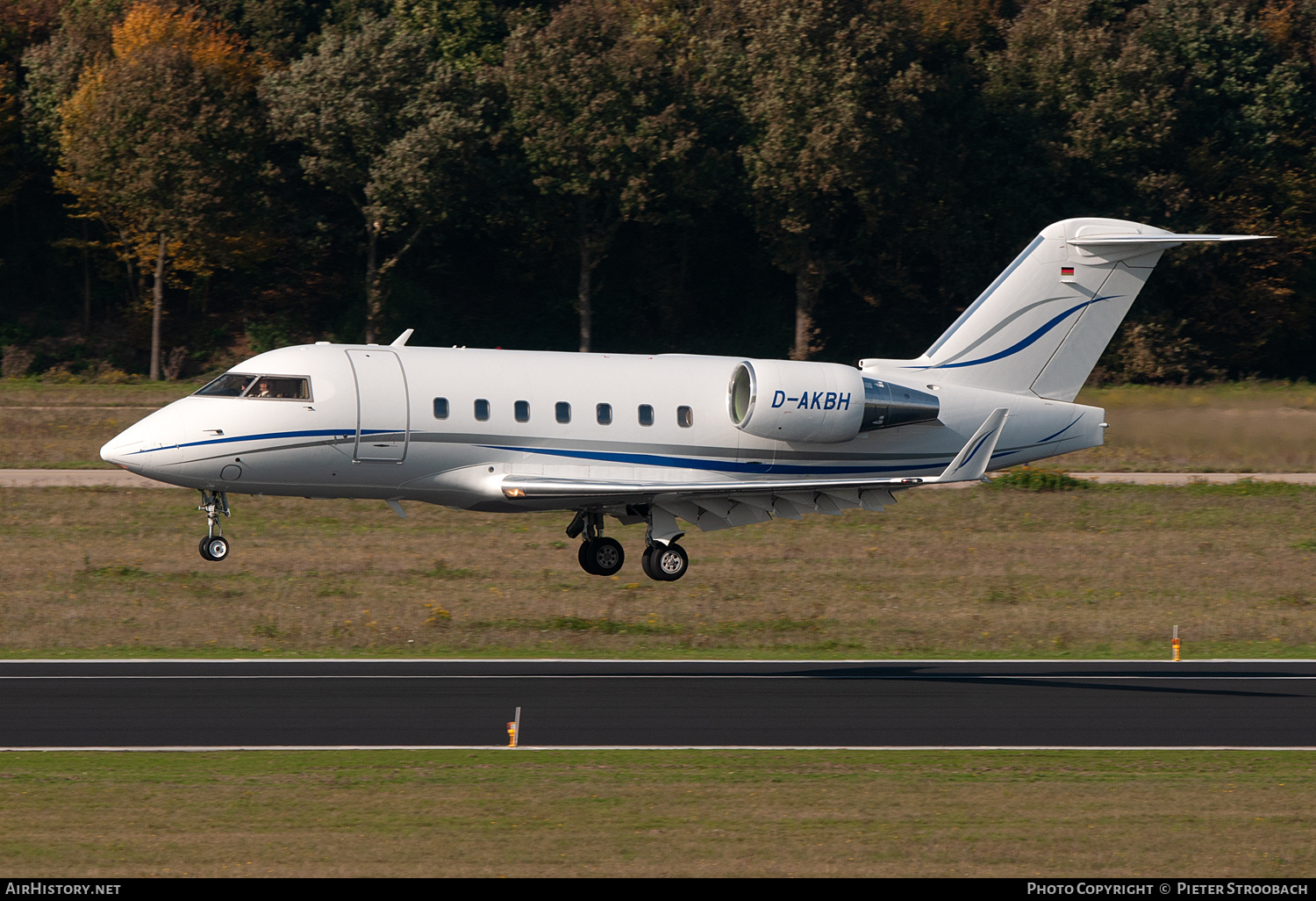 Aircraft Photo of D-AKBH | Canadair Challenger 604 (CL-600-2B16) | AirHistory.net #773568