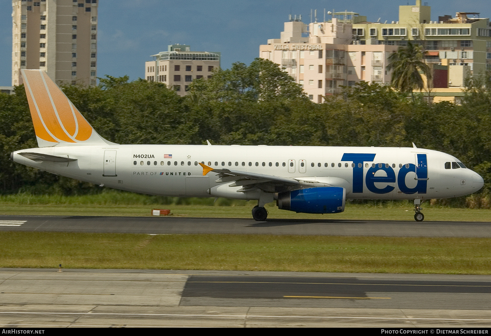 Aircraft Photo of N402UA | Airbus A320-232 | Ted | AirHistory.net #773569
