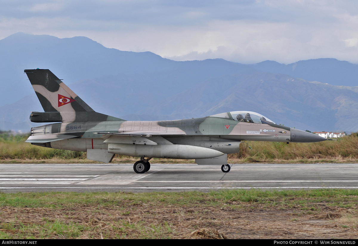 Aircraft Photo of 9864 | General Dynamics F-16A Fighting Falcon | Venezuela - Air Force | AirHistory.net #773709