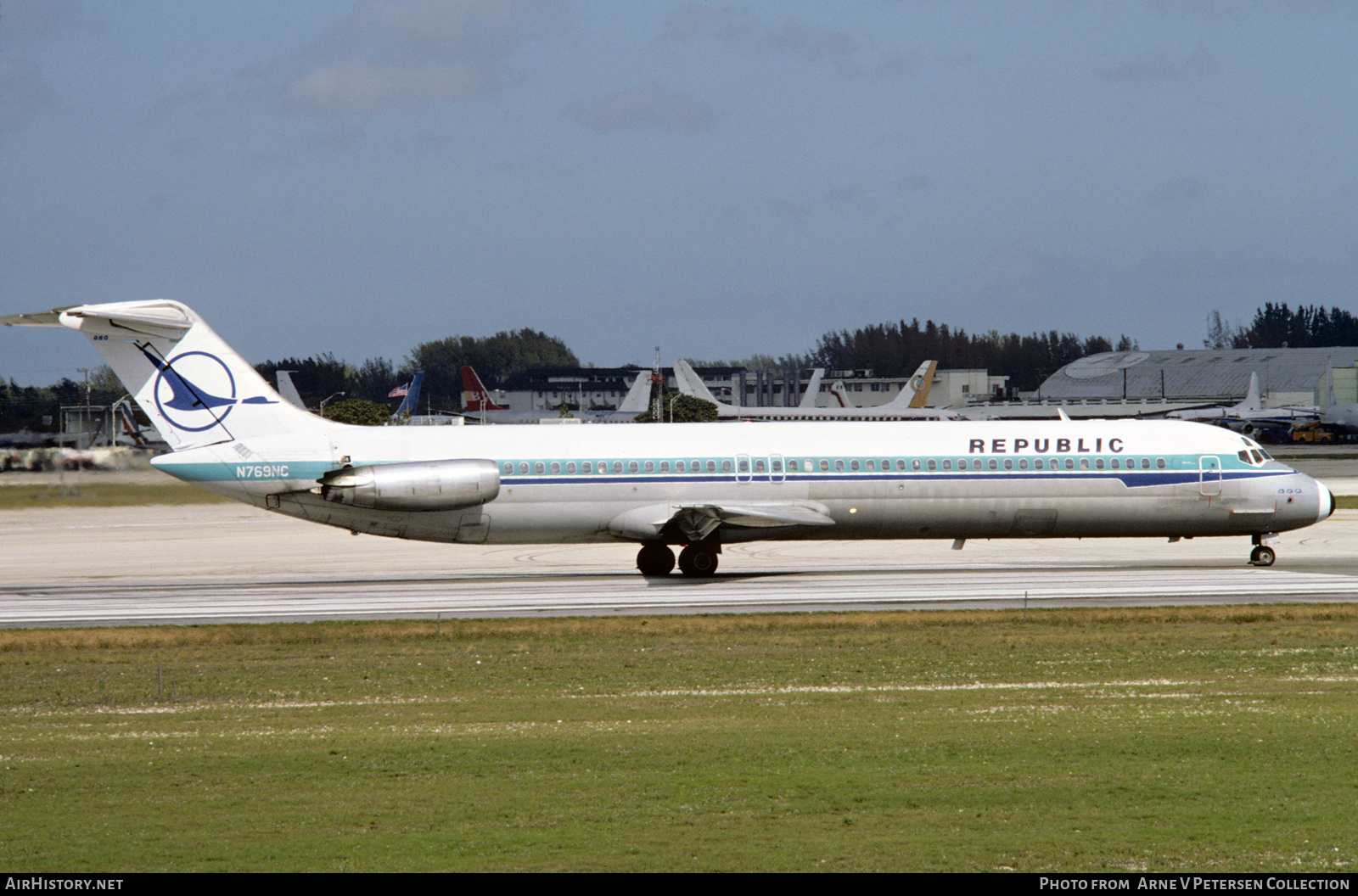 Aircraft Photo of N769NC | McDonnell Douglas DC-9-51 | Republic Airlines | AirHistory.net #773819