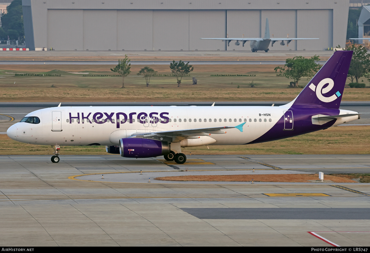 Aircraft Photo of B-HSN | Airbus A320-232 | HK Express - Hong Kong Express | AirHistory.net #774077