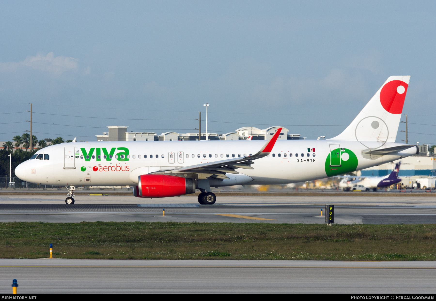 Aircraft Photo of XA-VYF | Airbus A320-232 | Viva Aerobús | AirHistory.net #774198