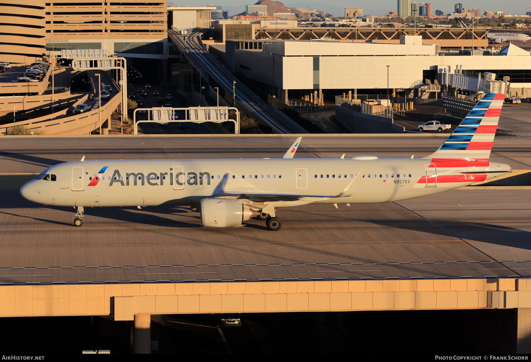 Aircraft Photo of N957XV | Airbus A321-253N | American Airlines | AirHistory.net #774311