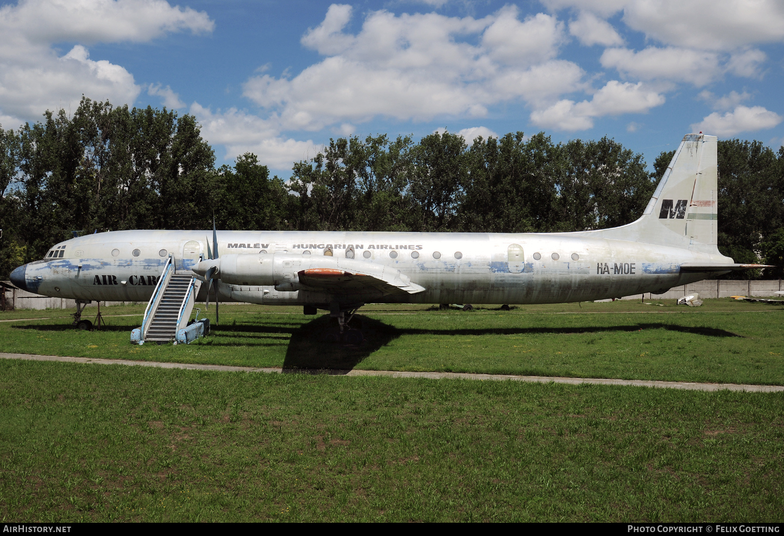 Aircraft Photo of HA-MOE | Ilyushin Il-18Gr | Malév - Hungarian Airlines Air Cargo | AirHistory.net #774525