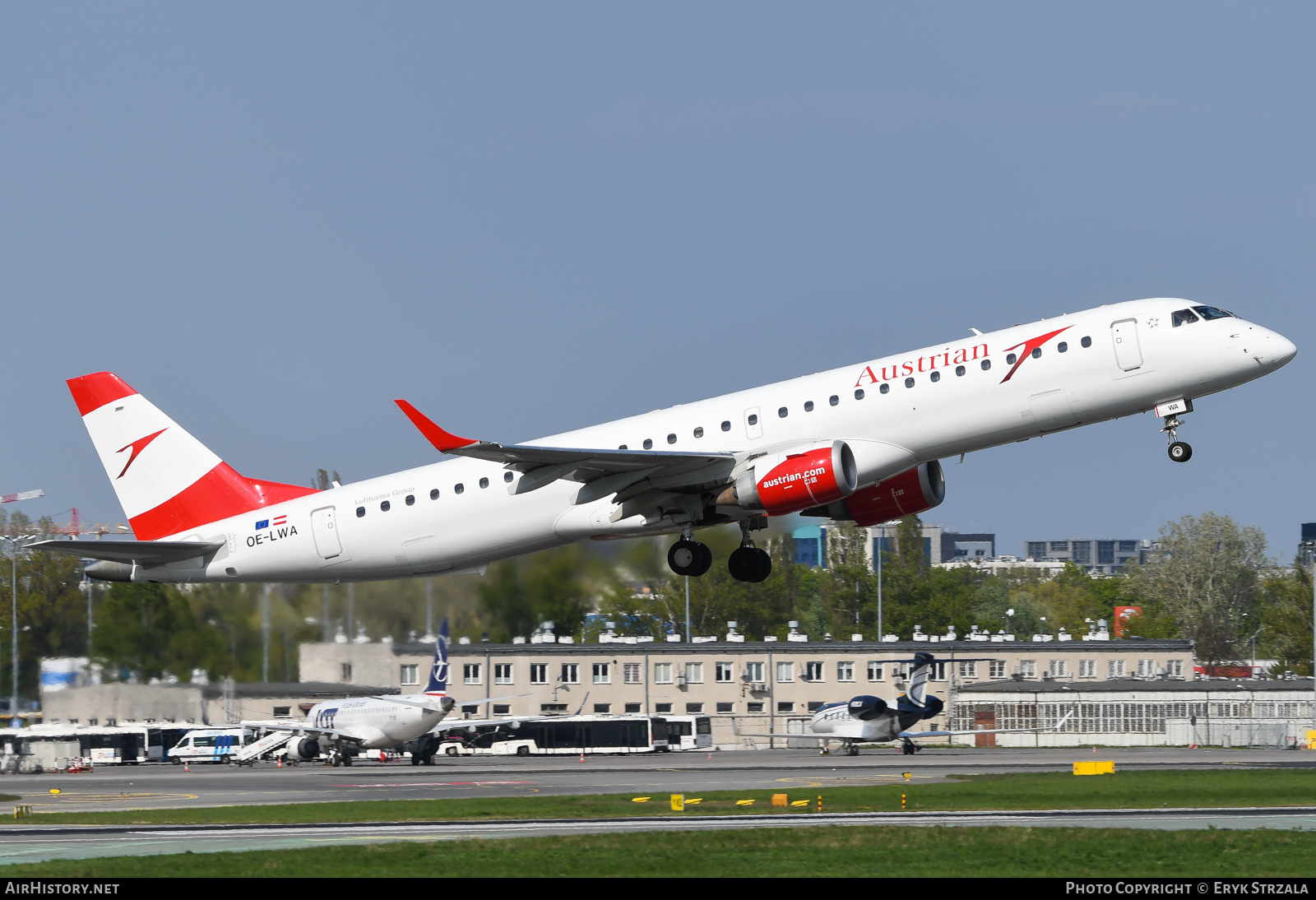 Aircraft Photo of OE-LWA | Embraer 195LR (ERJ-190-200LR) | Austrian Airlines | AirHistory.net #774567