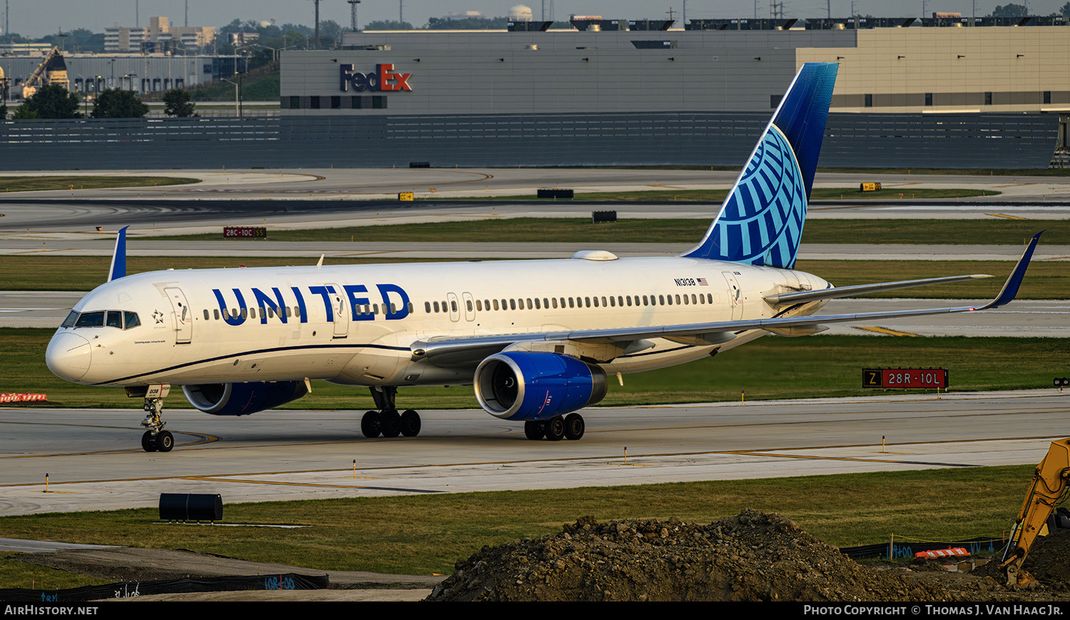 Aircraft Photo of N13138 | Boeing 757-224 | United Airlines | AirHistory.net #774573