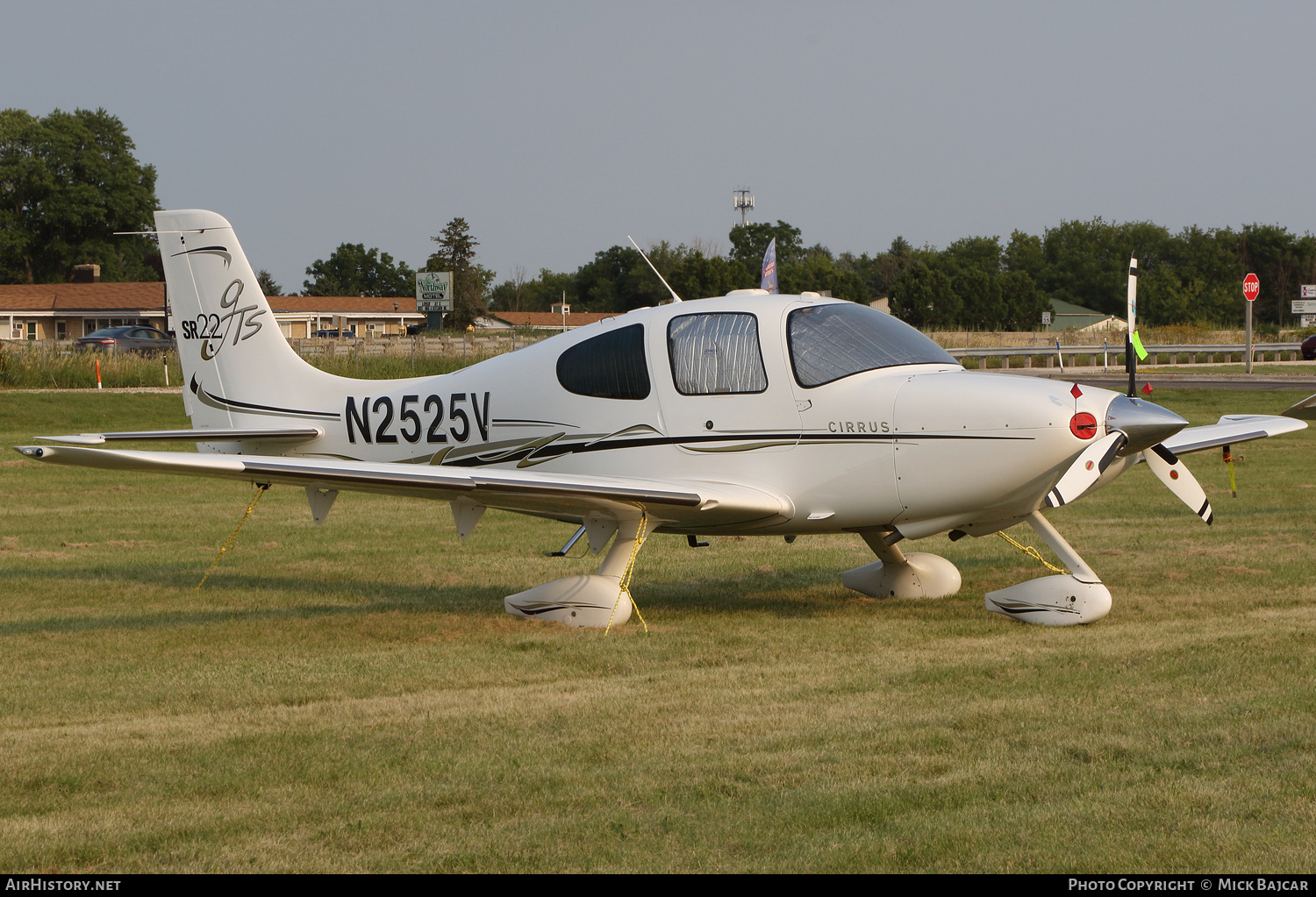 Aircraft Photo of N2525V | Cirrus SR-22 G2-GTS | AirHistory.net #774580