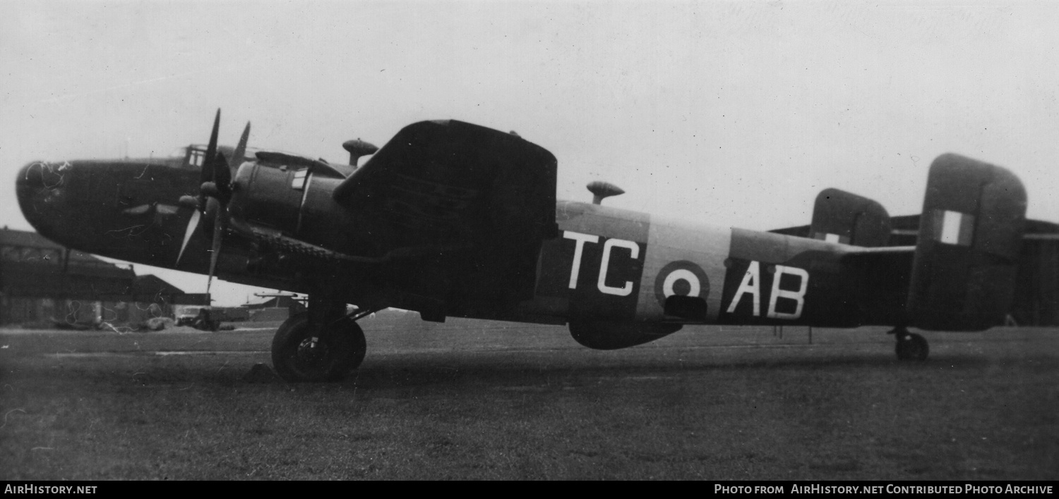 Aircraft Photo of PP214 | Handley Page HP-70 Halifax C6 | UK - Air Force | AirHistory.net #774672