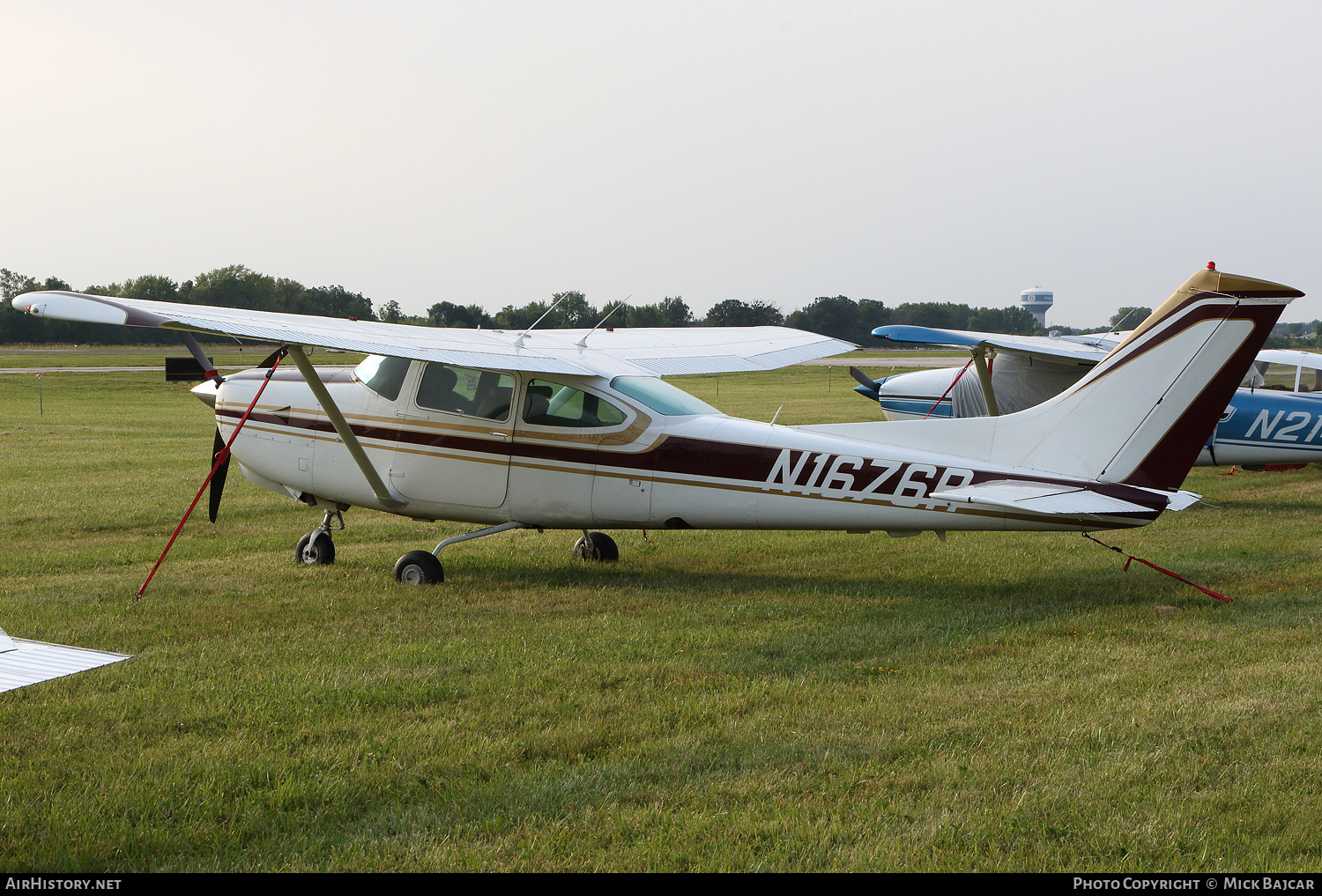 Aircraft Photo of N1676R | Cessna 182R Skylane | AirHistory.net #774725