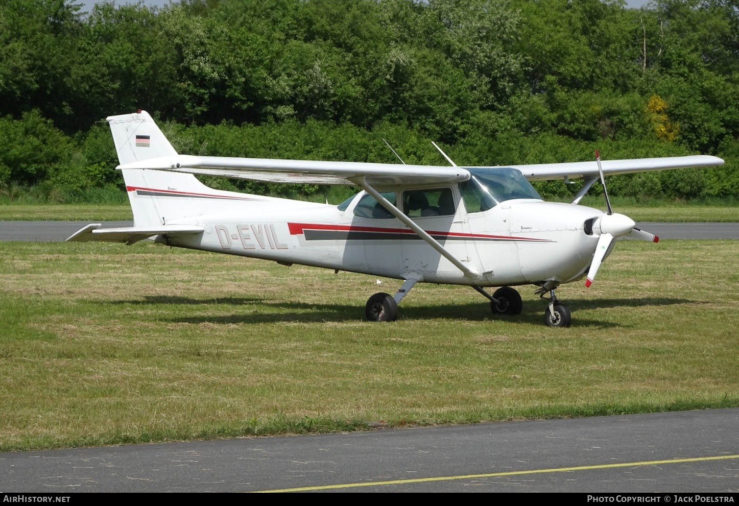 Aircraft Photo of D-EVIL | Cessna 172N Skyhawk | AirHistory.net #774738