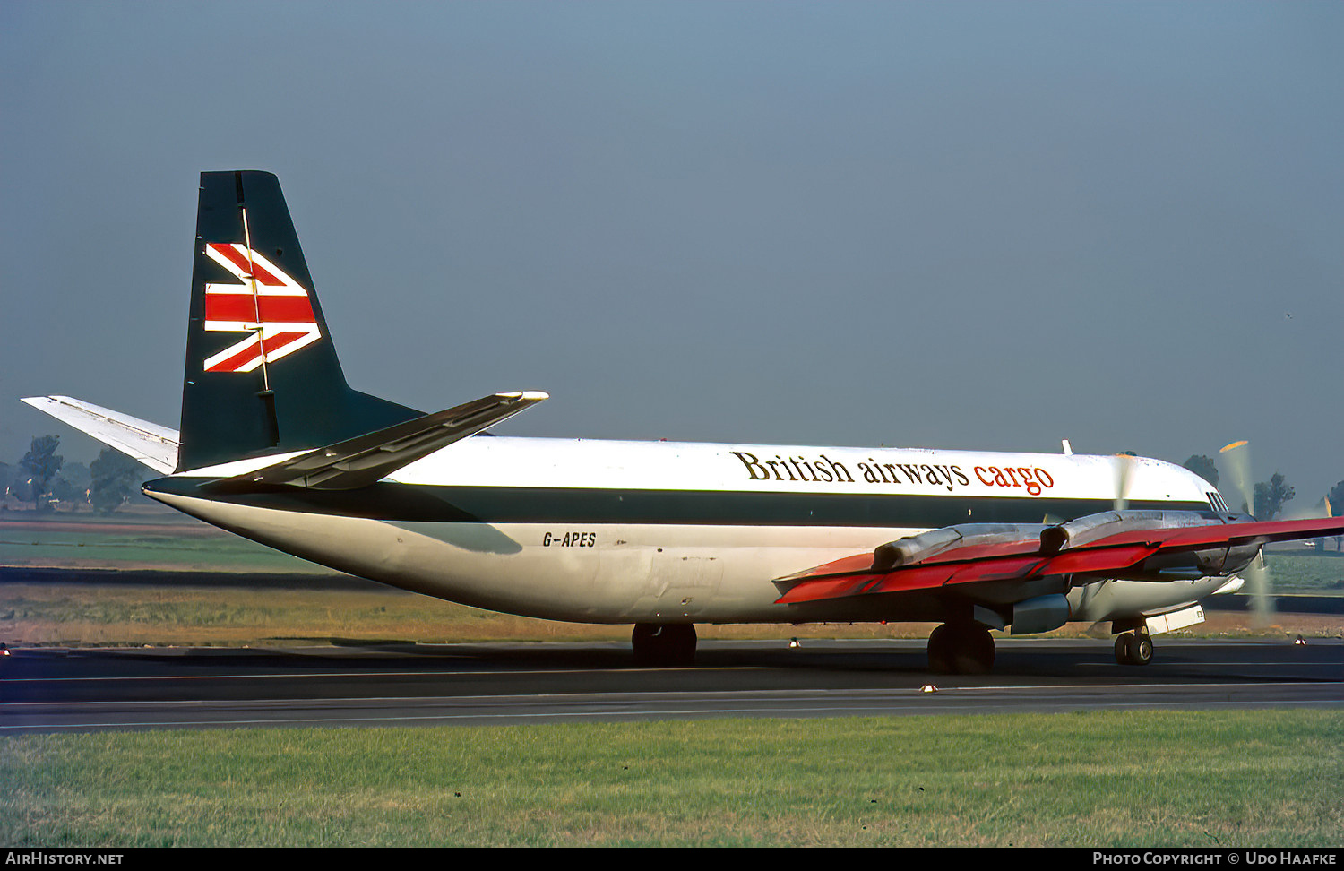 Aircraft Photo of G-APES | Vickers 953C Merchantman | British Airways Cargo | AirHistory.net #774997