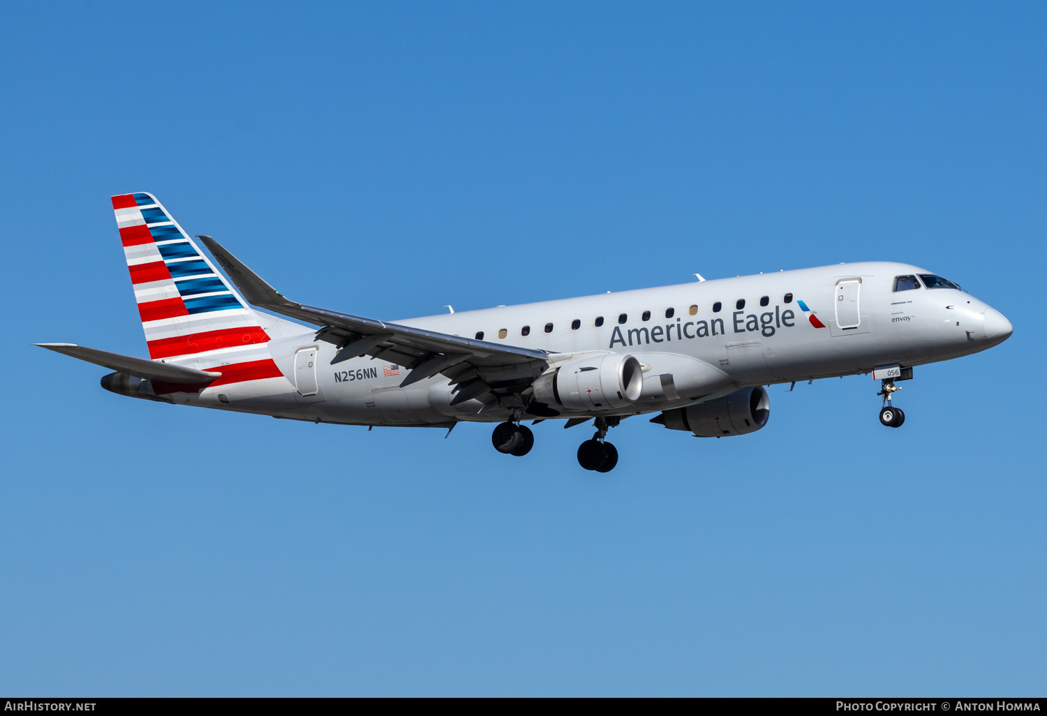 Aircraft Photo of N256NN | Embraer ERJ-175LR (ERJ-170-200 LR) | American Eagle | AirHistory.net #775071