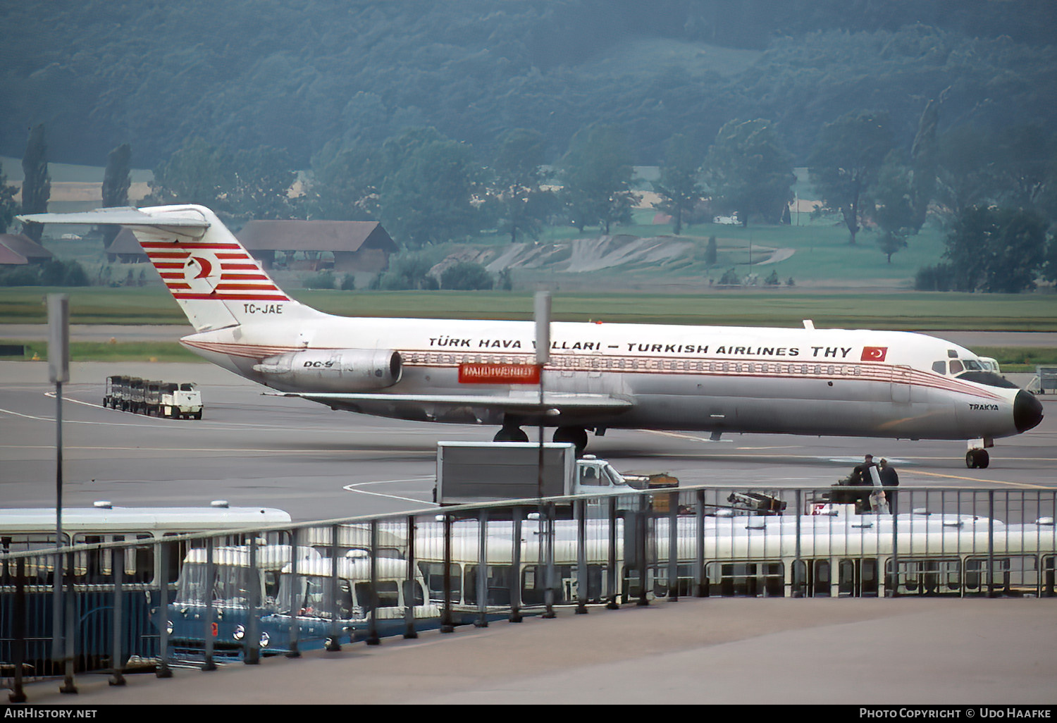Aircraft Photo of TC-JAE | McDonnell Douglas DC-9-32 | THY Türk Hava Yolları - Turkish Airlines | AirHistory.net #775085