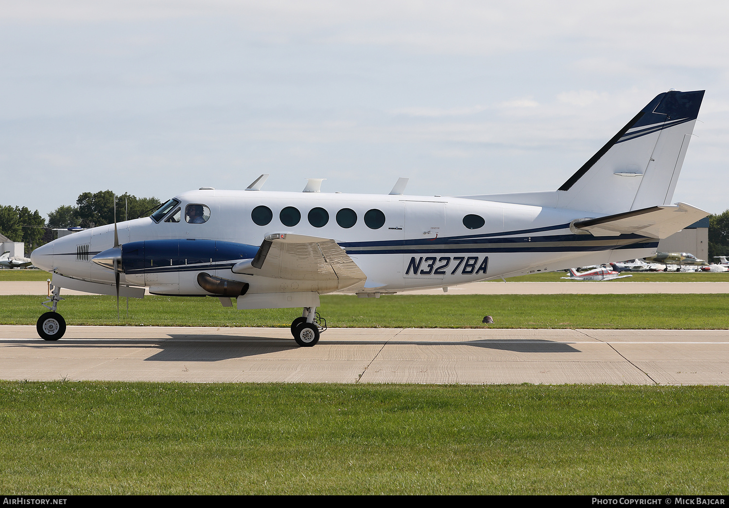 Aircraft Photo of N327BA | Beech B100 King Air | AirHistory.net #775496