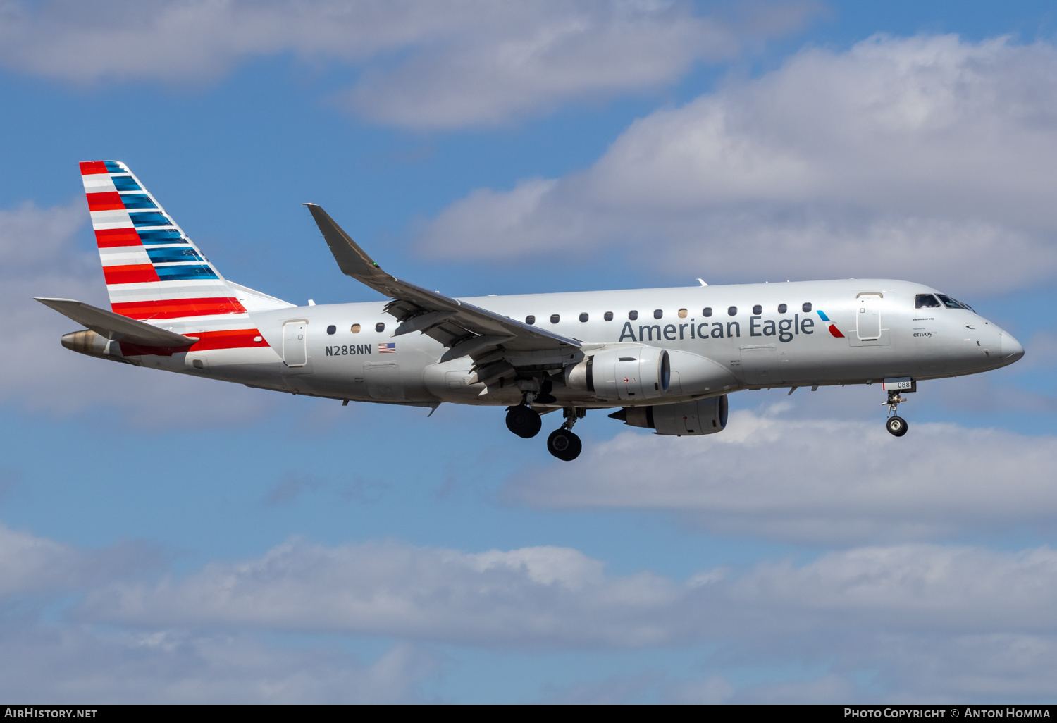 Aircraft Photo of N288NN | Embraer ERJ-175LR (ERJ-170-200 LR) | American Eagle | AirHistory.net #775681