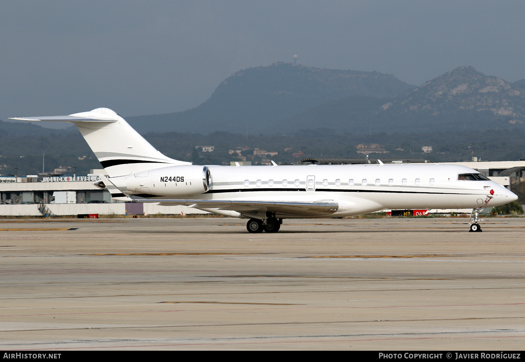 Aircraft Photo of N244DS | Bombardier Global 6000 (BD-700-1A10) | AirHistory.net #775884