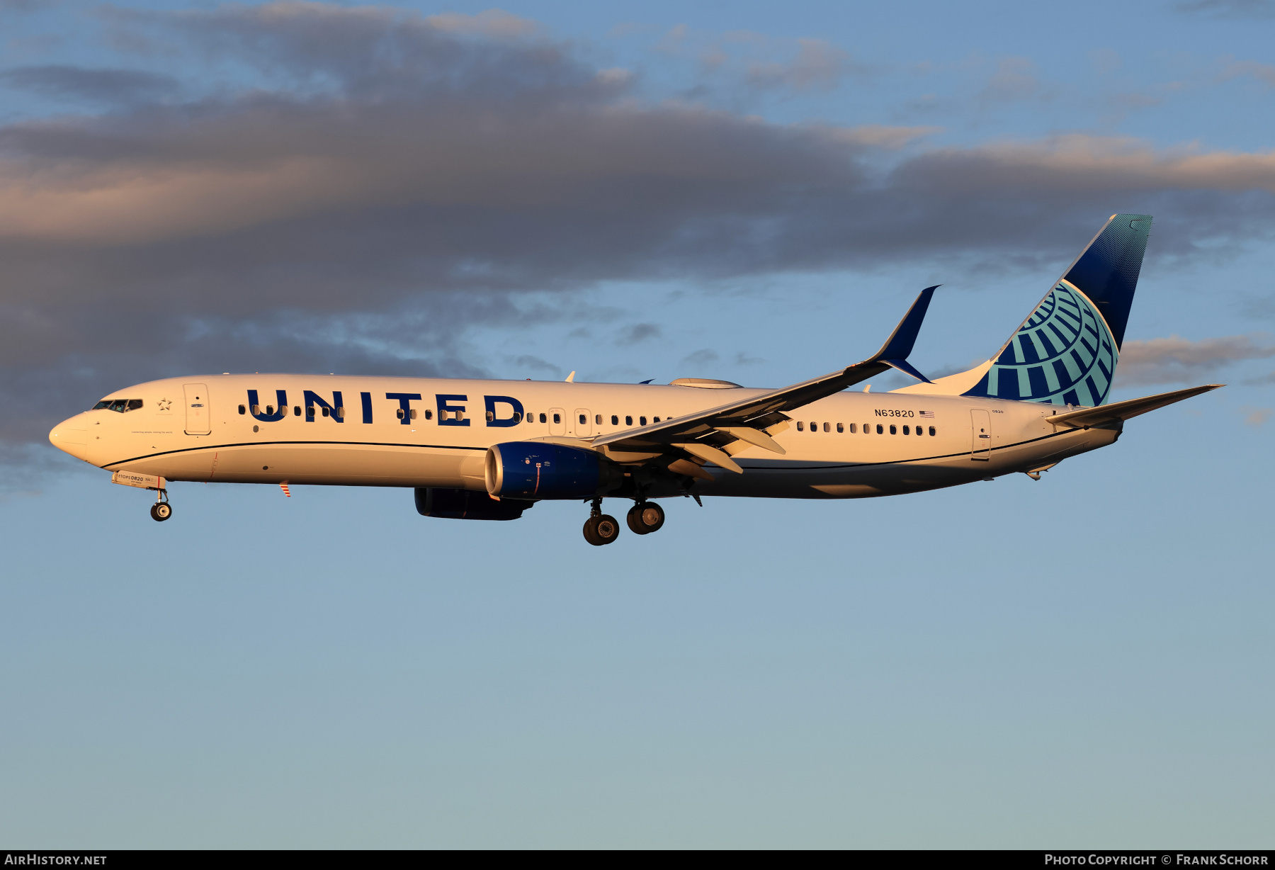 Aircraft Photo of N63820 | Boeing 737-924/ER | United Airlines | AirHistory.net #776051