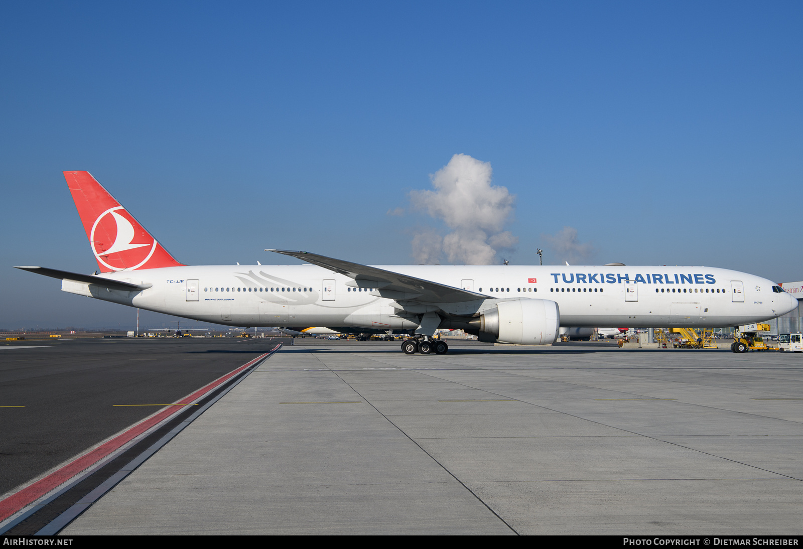 Aircraft Photo of TC-JJR | Boeing 777-3F2/ER | Turkish Airlines | AirHistory.net #776131