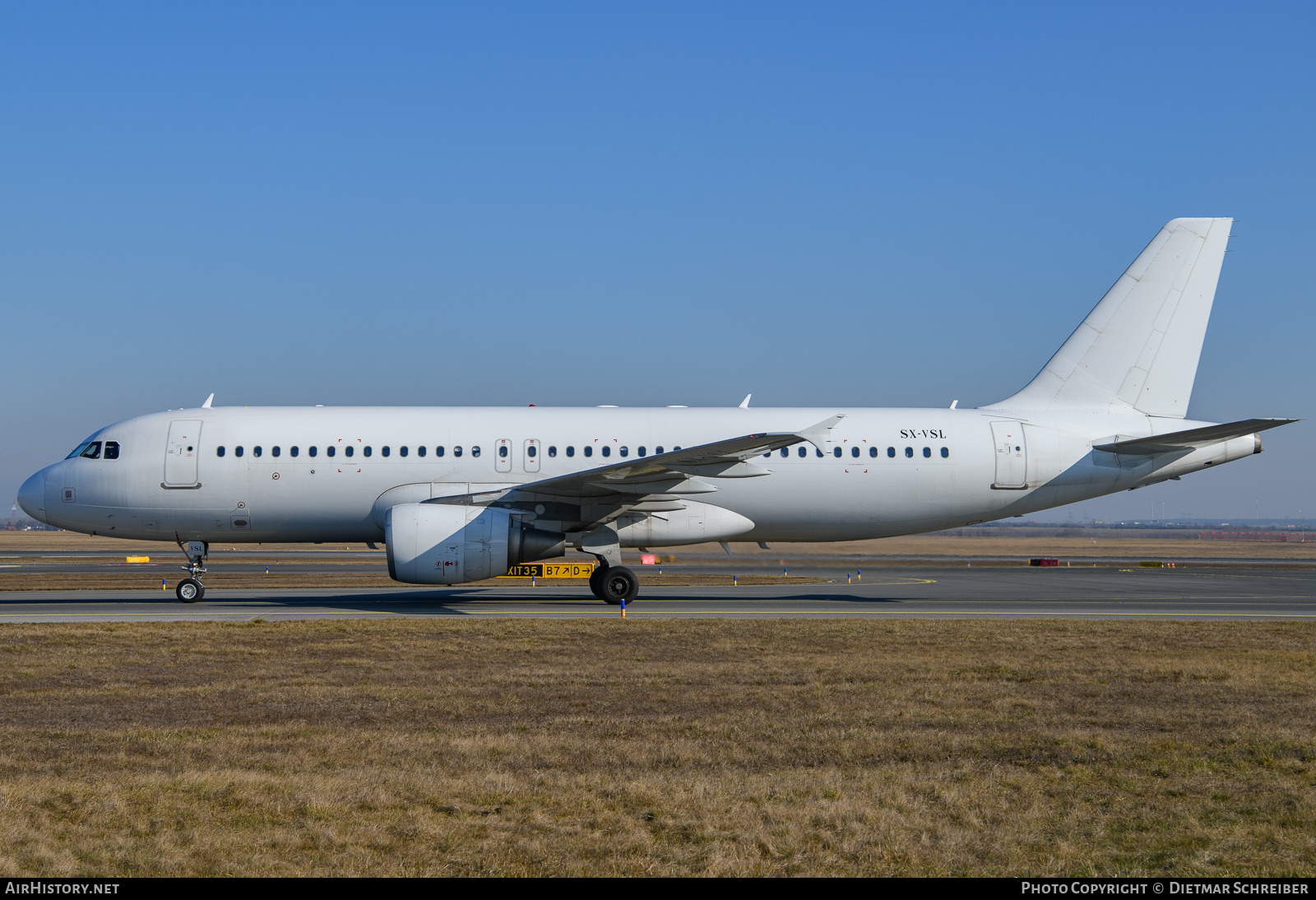 Aircraft Photo of SX-VSL | Airbus A320-214 | Sky Express | AirHistory.net #776167