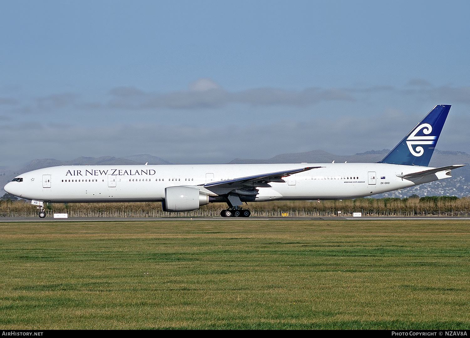 Aircraft Photo of ZK-OKO | Boeing 777-319/ER | Air New Zealand | AirHistory.net #776236